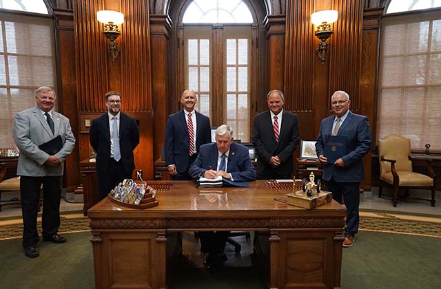Governor Parson 2023 signing ceremony